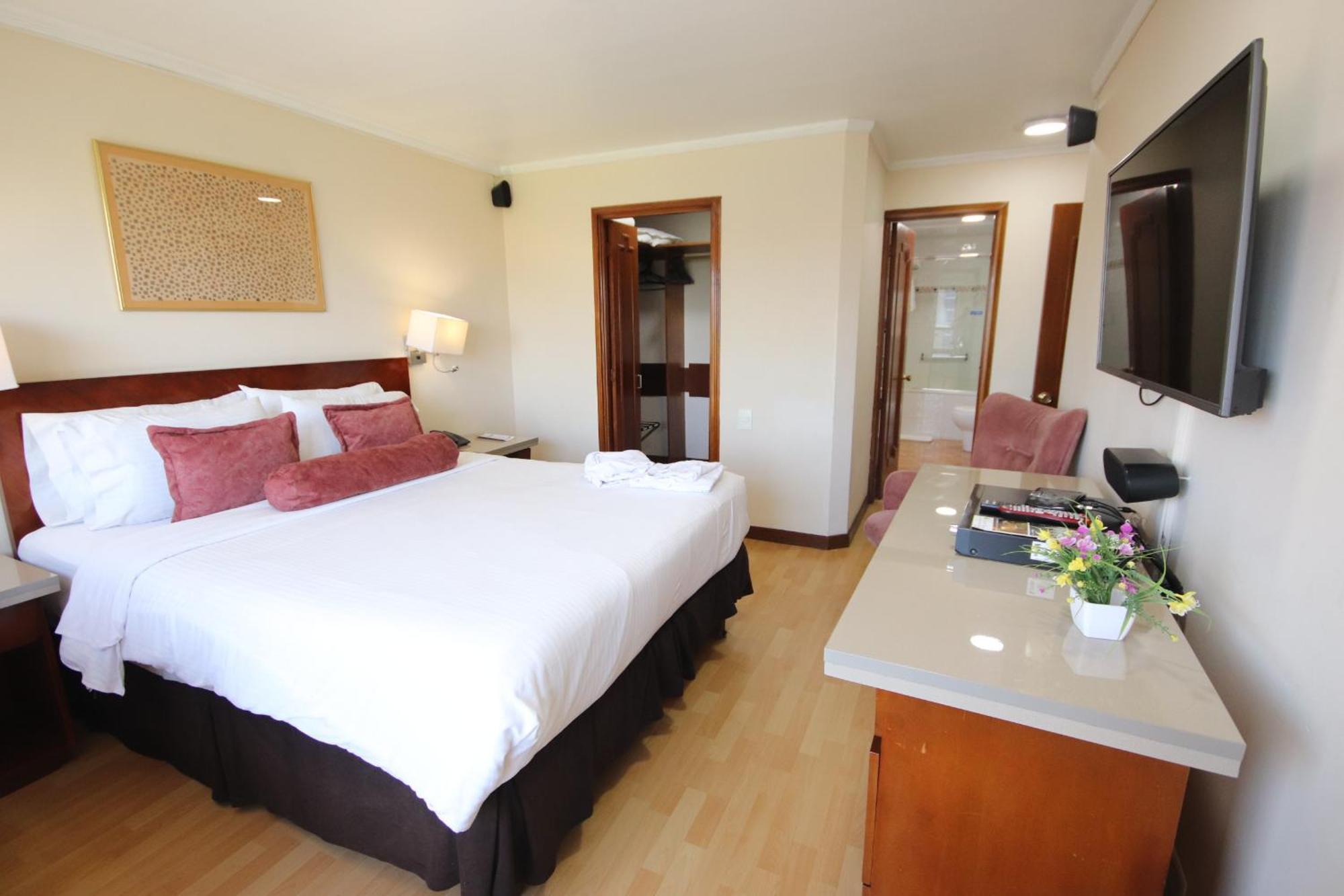 Lancaster House Hotel 4*