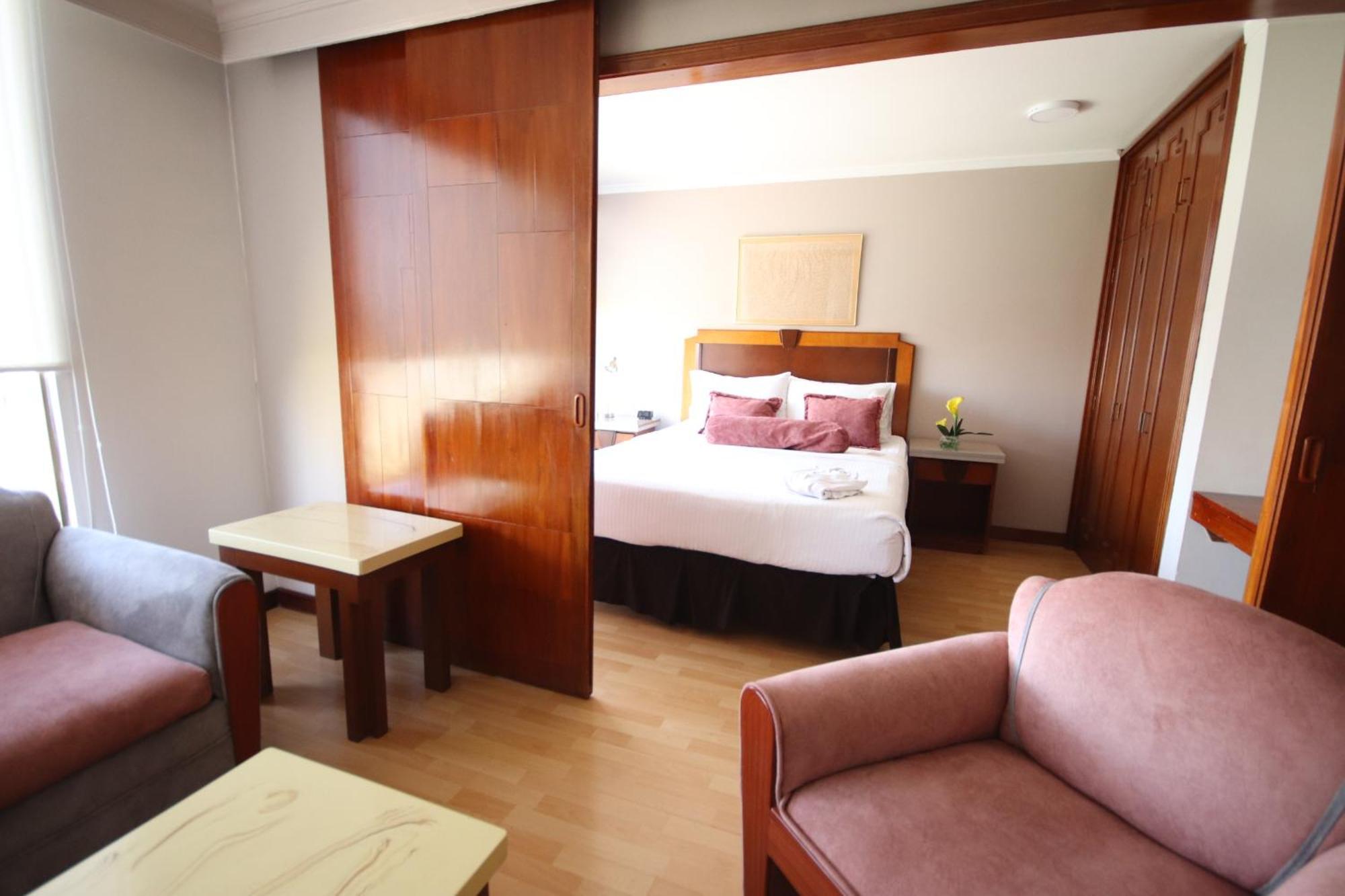Lancaster House Hotel 4*